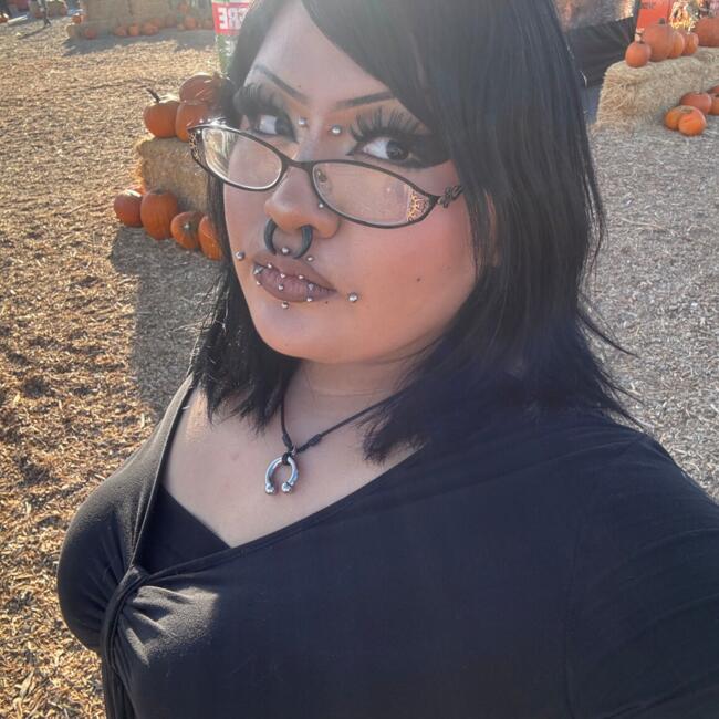 Babysitter in Palmdale: Naomi