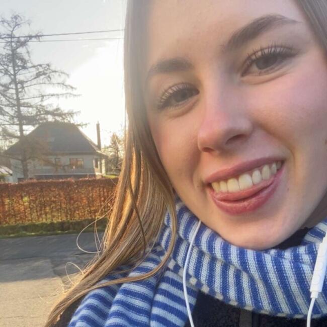 Babysitter in Ronse: Lore