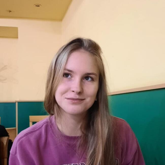 Babysitter in Budapest: Anna Jázmin