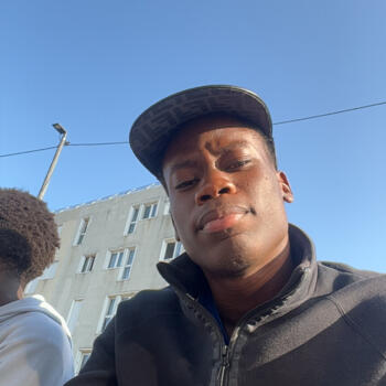 Babysitter in Chanteloup-les-Vignes: Esterlin