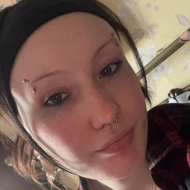 Babysitter in Plymouth: Erin