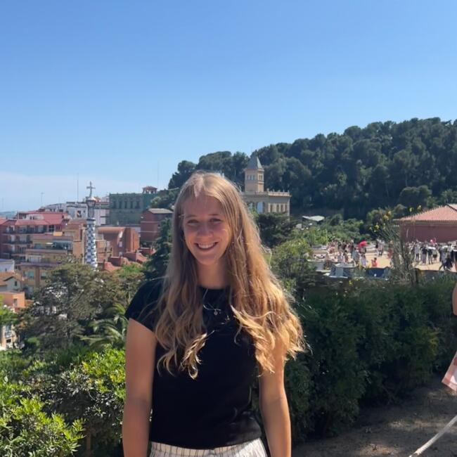 Babysitter in Calgary: Kennedy