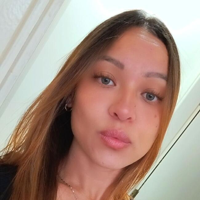 Emprego de babá em Poços de Caldas: Carina