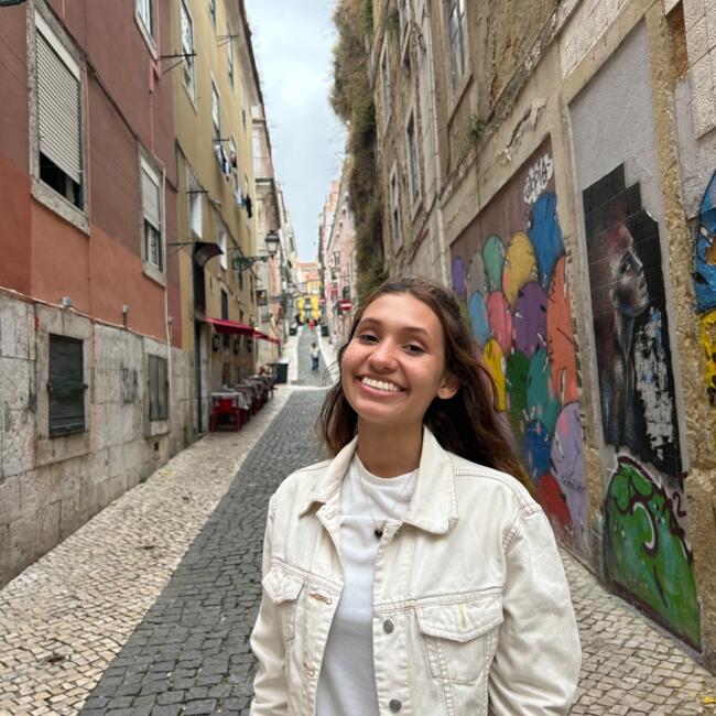 Babysitter em Oeiras: Sabrinna