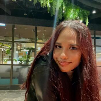 Babysitter in Canberra: Nikita