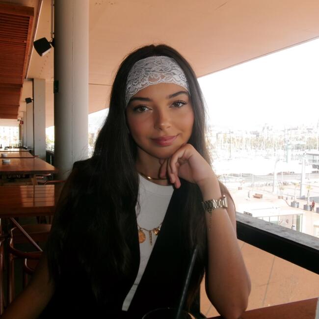 Babysitter in Vauvert: Lyna