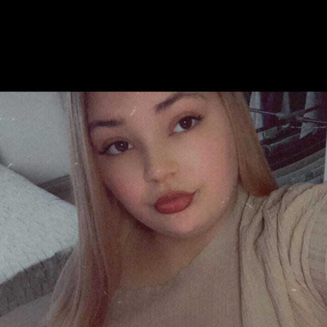 Babysitter in Saint-Étienne-au-Mont: Emmy