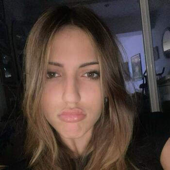 Babysitter in Antibes: Lola