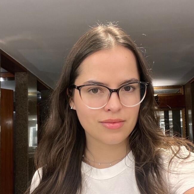 Babysitter in Madrid: Giovana