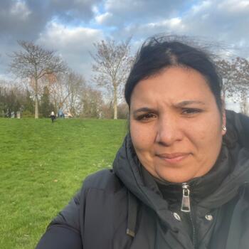 Babysitter in Bezons: Nabila