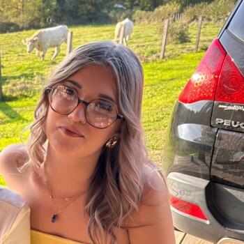 Babysitter in Coublanc: Lynda
