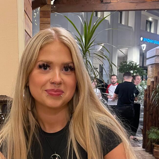 Babysitter in London: Anya