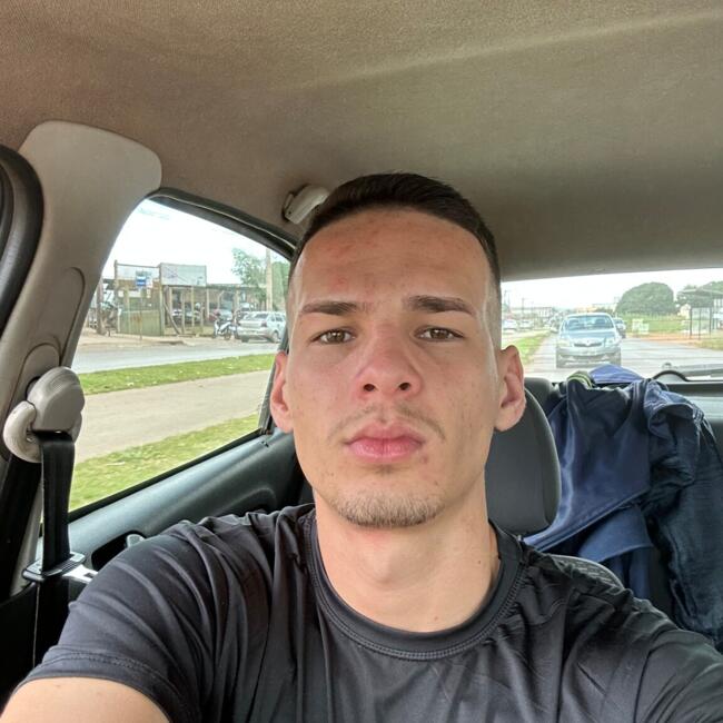 Emprego de babá em Águas Lindas de Goiás: Caio