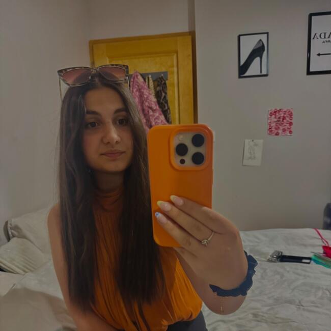 Babysitter in Malvières: Julia
