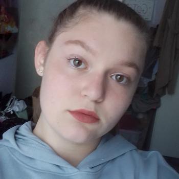 Babysitter in Pessac: Lucie