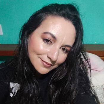 Babysitter in Areia: Alanna
