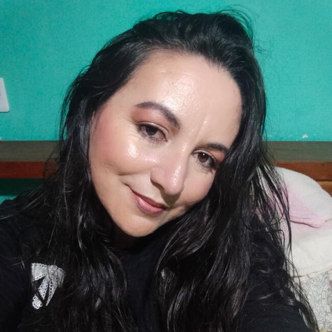 Babysitter in Areia: Alanna