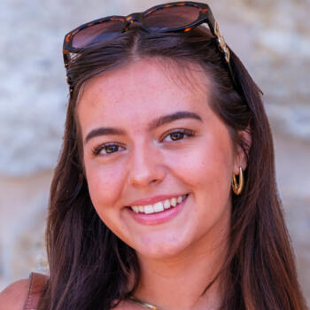 Babysitter Begnins: Laura