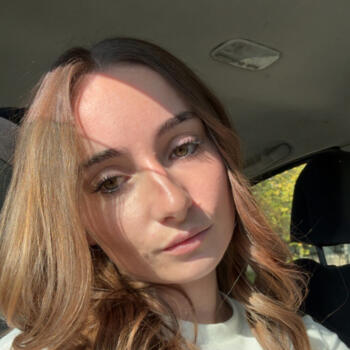 Babysitter in Toulon: Julie