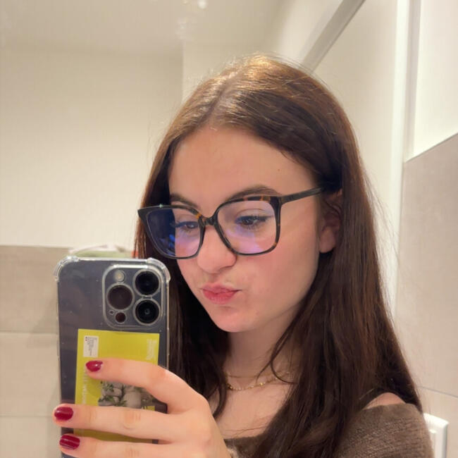 Babysitter in Luisant: Celia