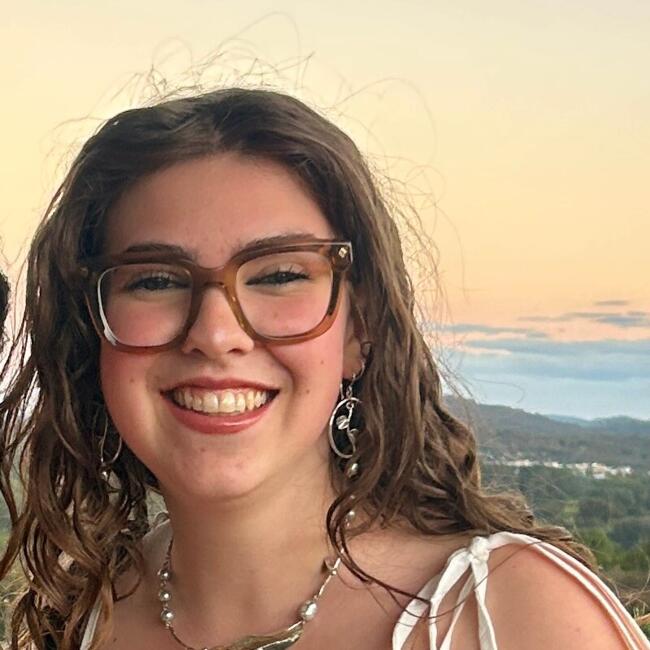 Babysitter in Canberra: Crystal