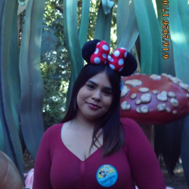 Babysitter in Anaheim: Elizabeth