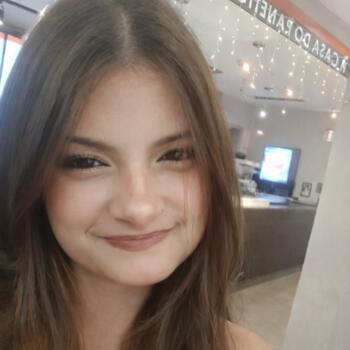 Babysitter in Duque de Caxias: Manuela