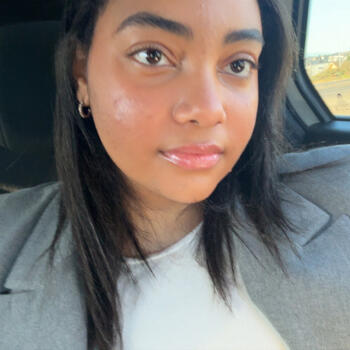 Babysitter in Viseu: Nayara