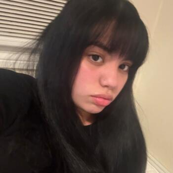 Babysitter in Santa Ana: Gina