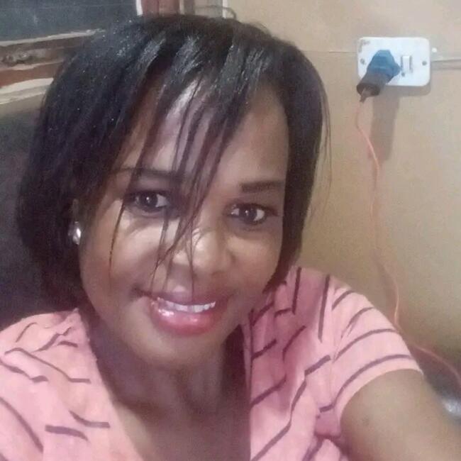 Babysitter in Motherwell: Thandazwa