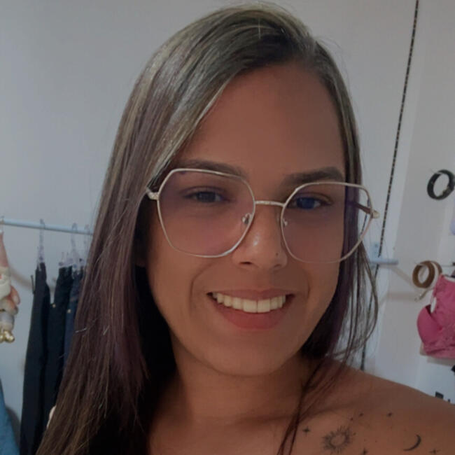 Babysitter in Caxias do Sul: Layanne
