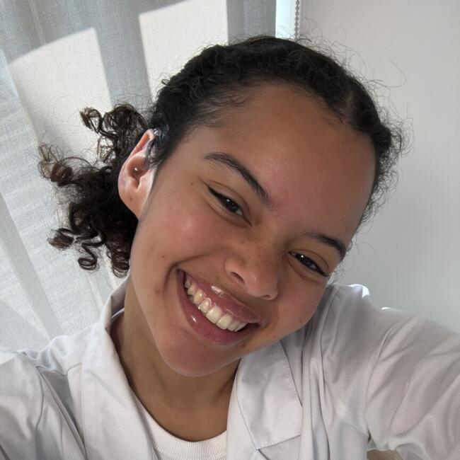 Babysitter in Loures: Kyara
