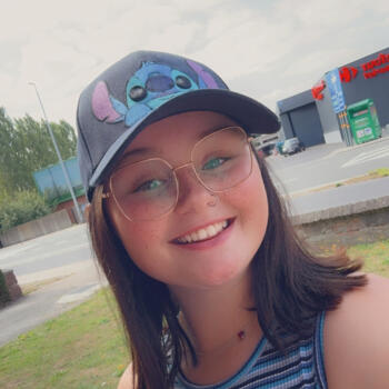 Babysitter in Oostvleteren: Roxanne