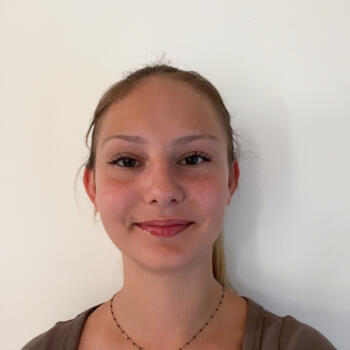 Baby-sitter Alata: Eva