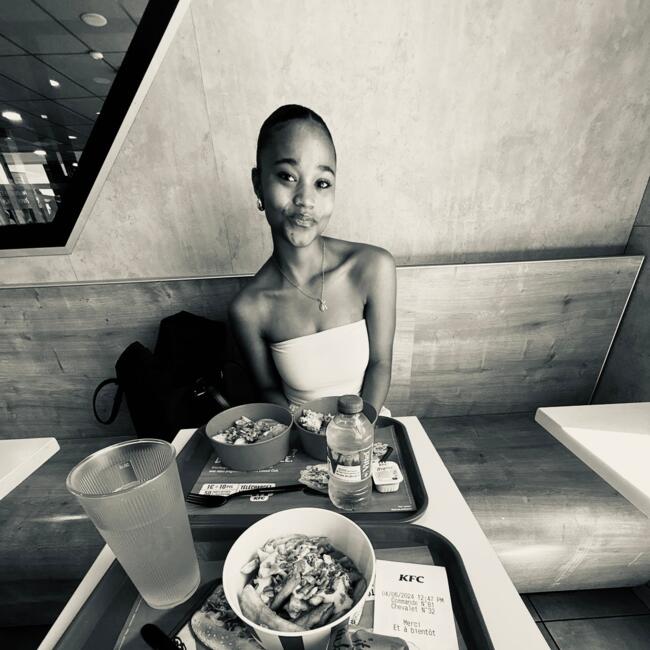 Babysitter in Pessac: India