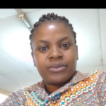 Babysitter in Thembisa: Linda