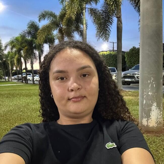 Emprego de babá em Lucas do Rio Verde: Heiny