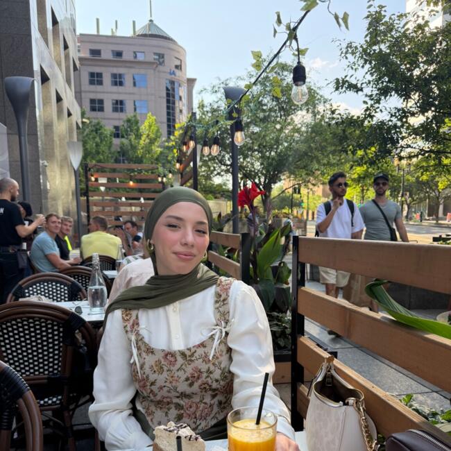 Babysitter in Montreal: Sabrena