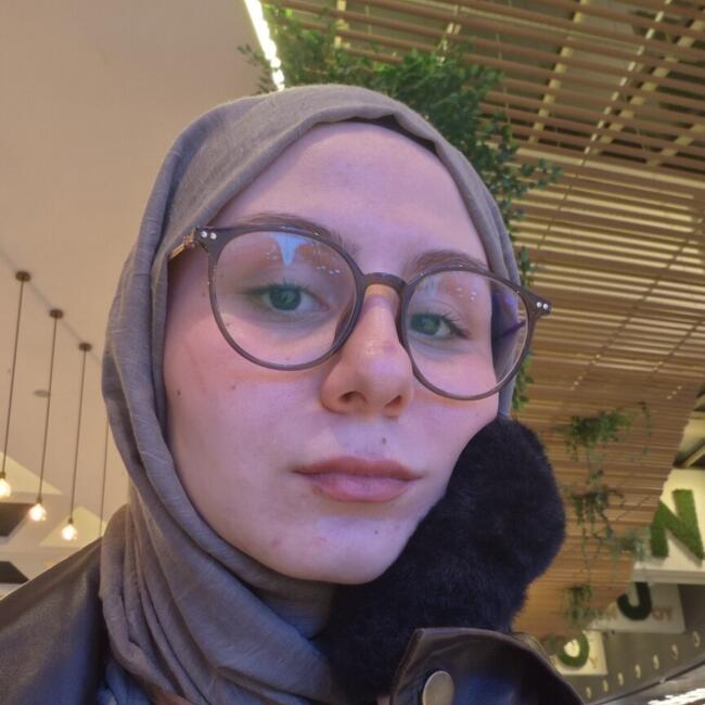 Babysitter in Istanbul: Kaktüs