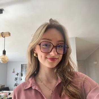 Babysitter in Amiens: Estelle
