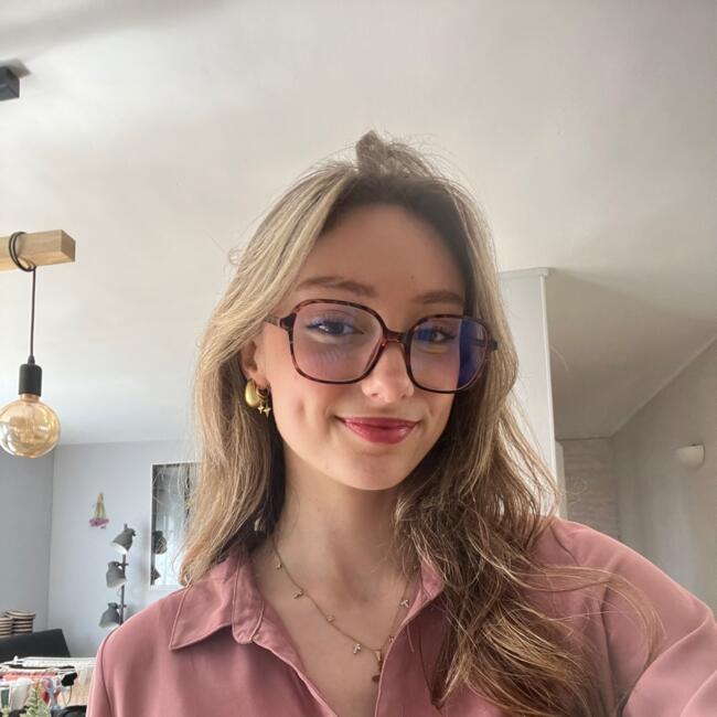Babysitter in Amiens: Estelle