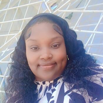Babysitter in Portmore: Nakeisha