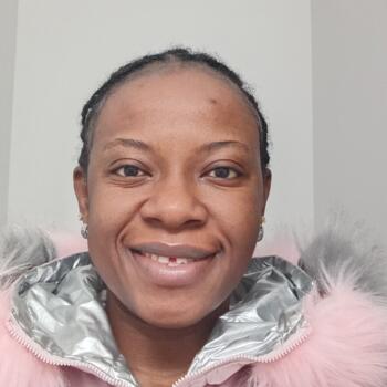 Babysitter Winnipeg: Benedicta