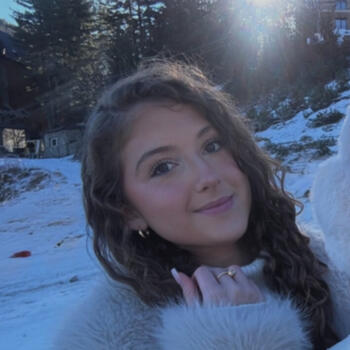 Babysitter in Braine-l'Alleud: Delfina