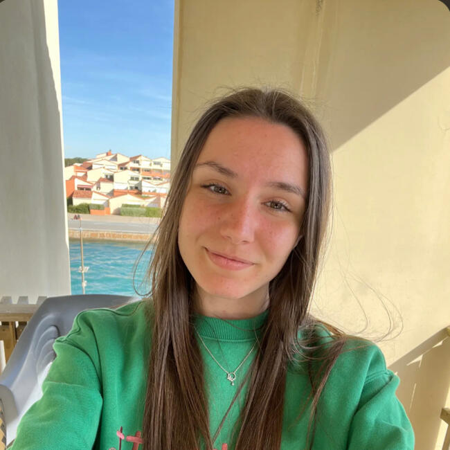 Babysitter in Livron: Jade
