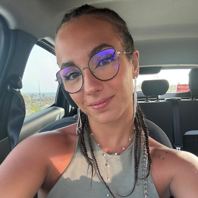 Babysitter in Clermont-Ferrand: Enola