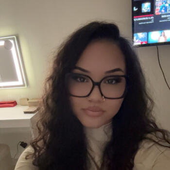 Babysitter in Aubenas: Delia