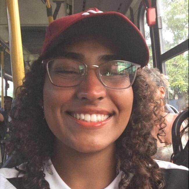 Babysitter in Cabo Frio: Maria Flávia