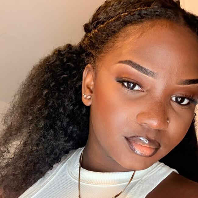 Babysitter in Namur: Yasmine