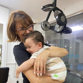 Babysitter Maia: Angela